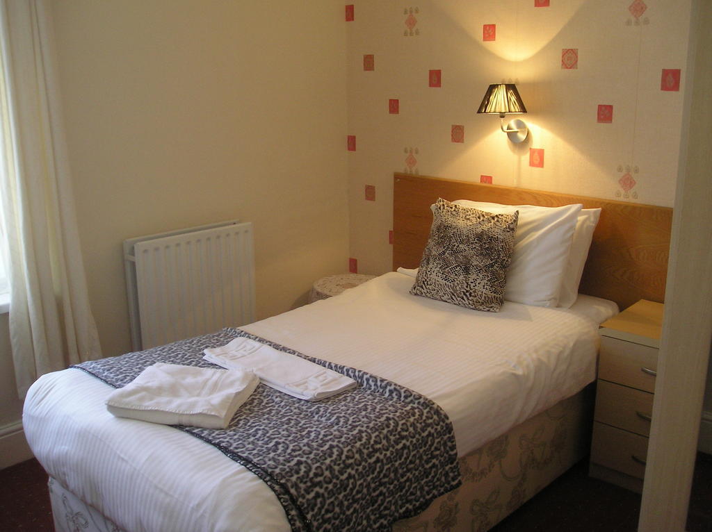 The Belvedere 3* Blackpool